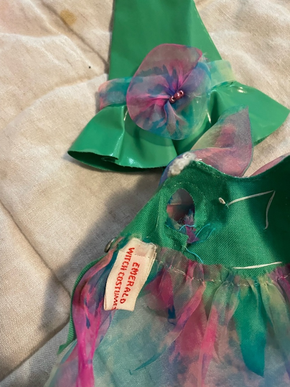 Vintage 1972 Emerald the Enchanted With Doll and clothing lot - Picture 11 of 16